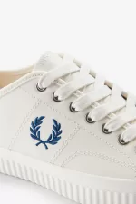 Fred Perry Hughes Low Men’s Plimsolls Light Beige Shaded Cobalt | SLBVZ6501